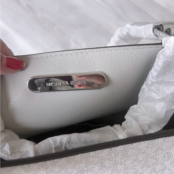 MICHAEL KORS kelli large two-tone logo tote bag NWT - Picture 14 of 16